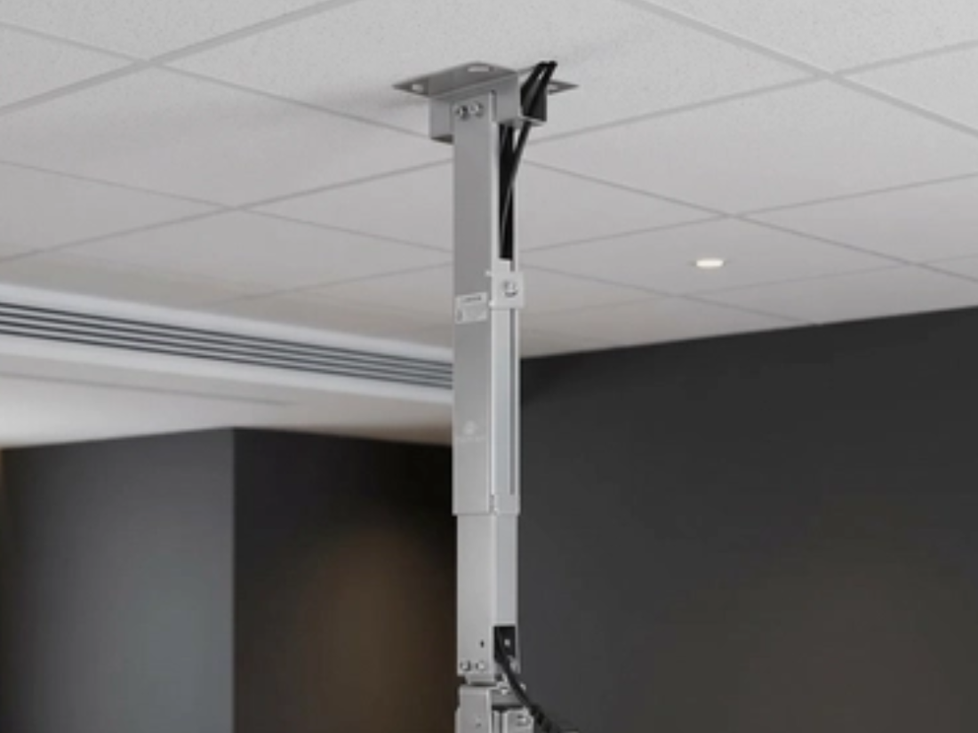 Regulacja wysokości uchwytu do projektora