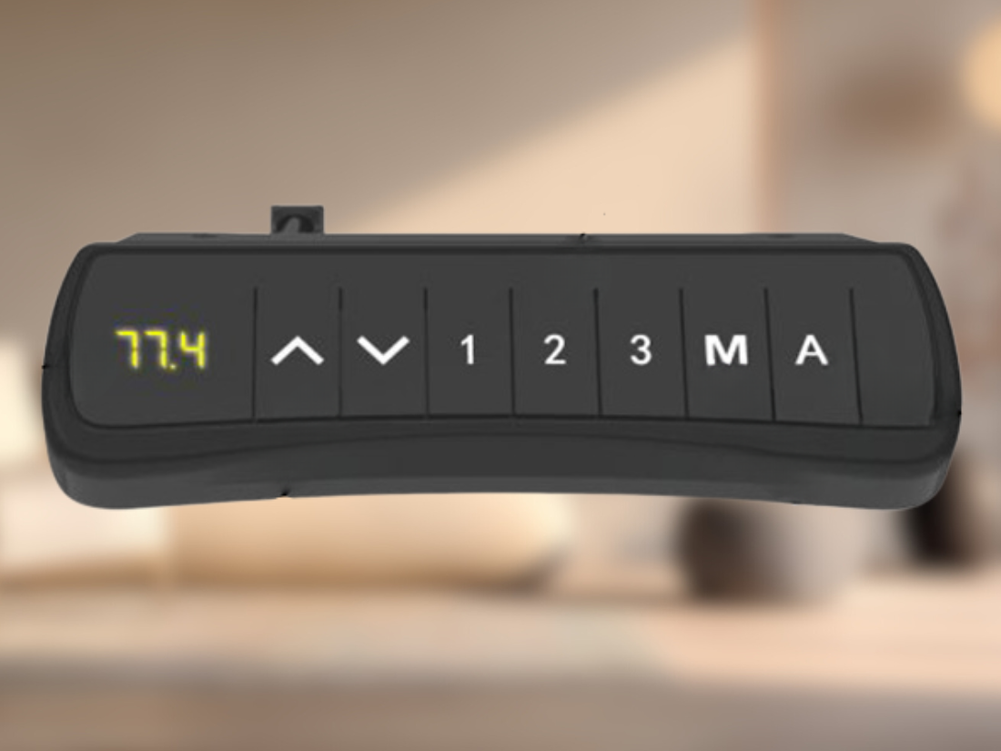 Kontroler z pamiecia i alarmem