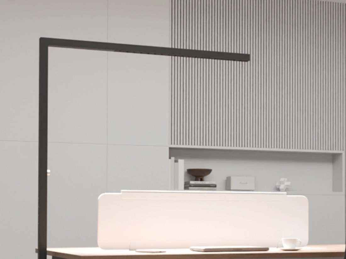 Lampa podłogowa LED do biura