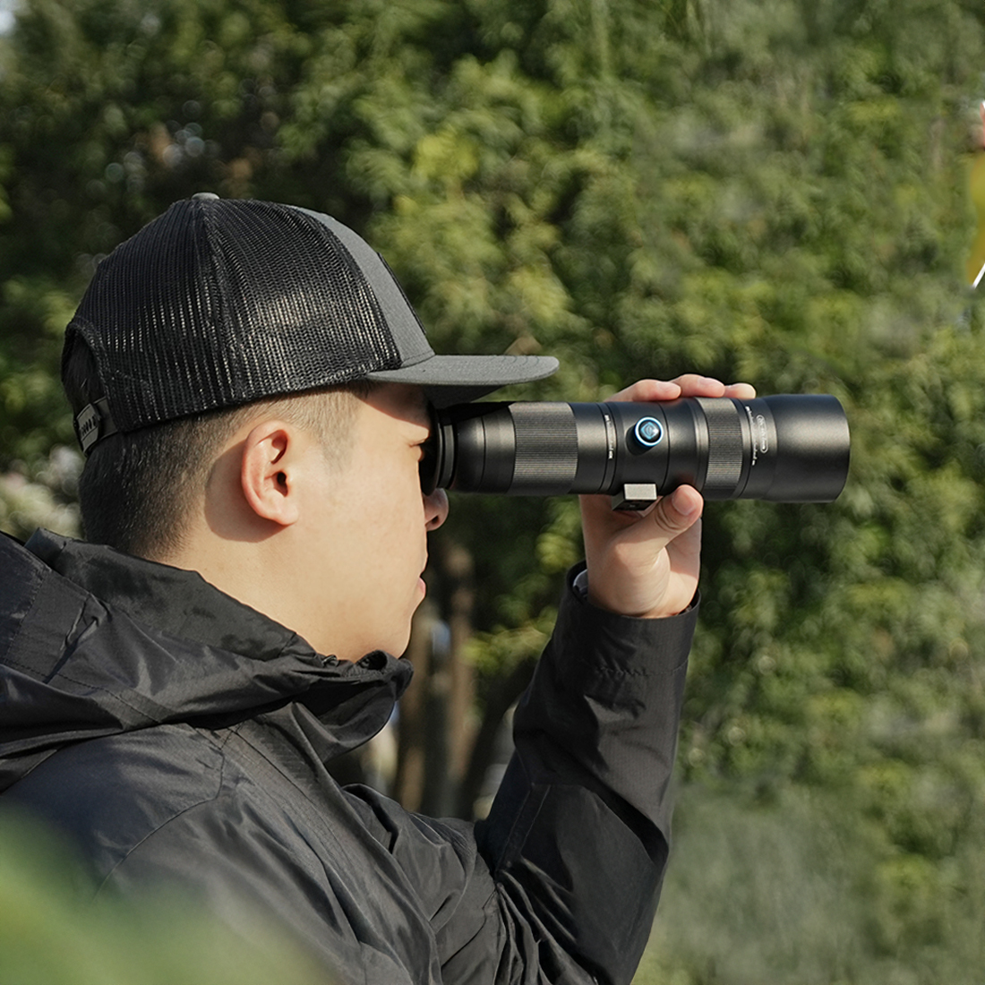 Teleobiektyw APEXEL TeleCular 3 używany jako monokular do obserwacji