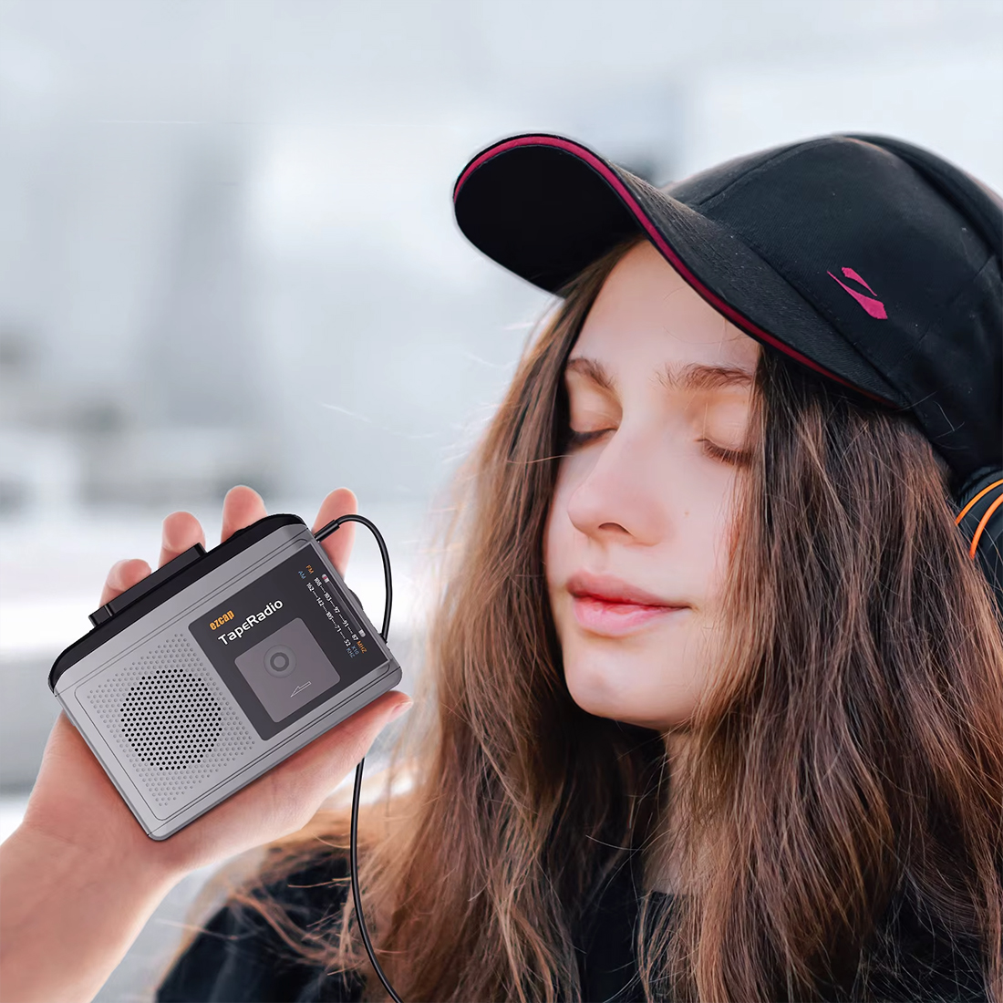 EZCAP 234 TapeDigi 1 – wbudowany głośnik i gniazdo słuchawkowe 3,5 mm