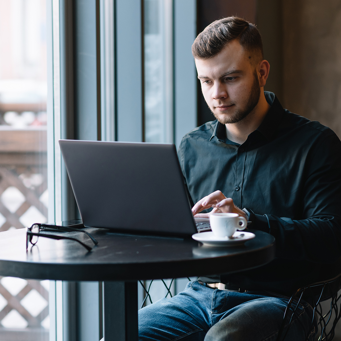 GL.iNet Puli GL-XE300 router mobilny z baterią 5000mAh praca w terenie