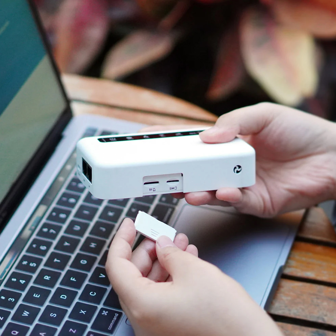 GL.iNet Puli GL-XE300 internet mobilny 4G LTE z karty SIM do domu i pracy