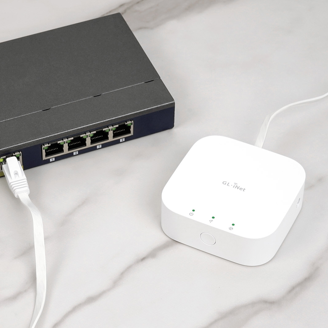 kompaktowy router