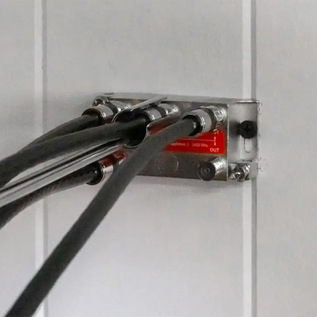Zastosowanie narzędzia RF-12 w szafie teletechnicznej i na panelach rozdzielczych