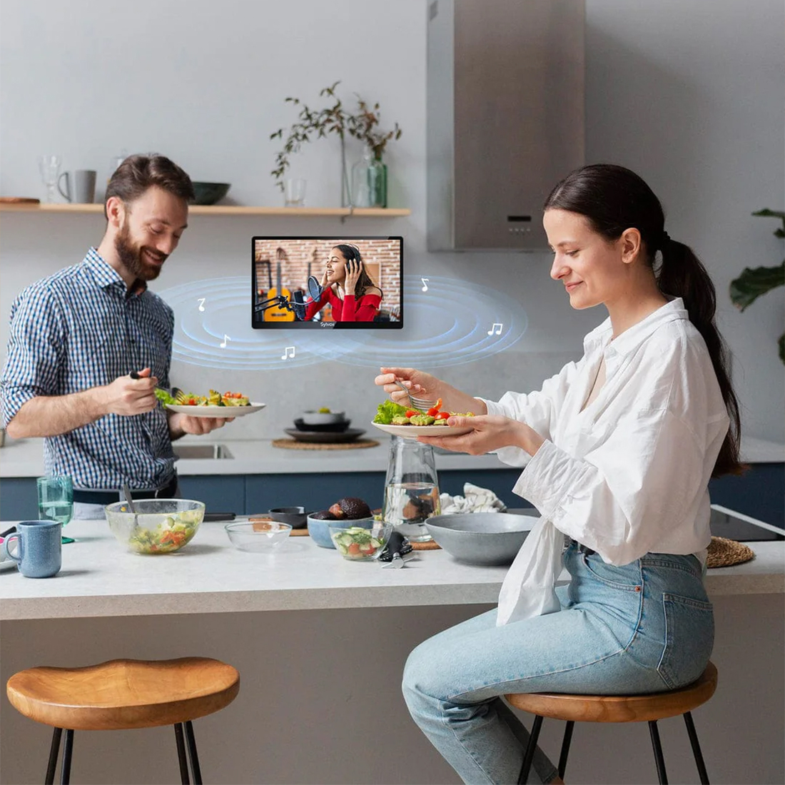 Głośniki stereo w telewizorze podszafkowym