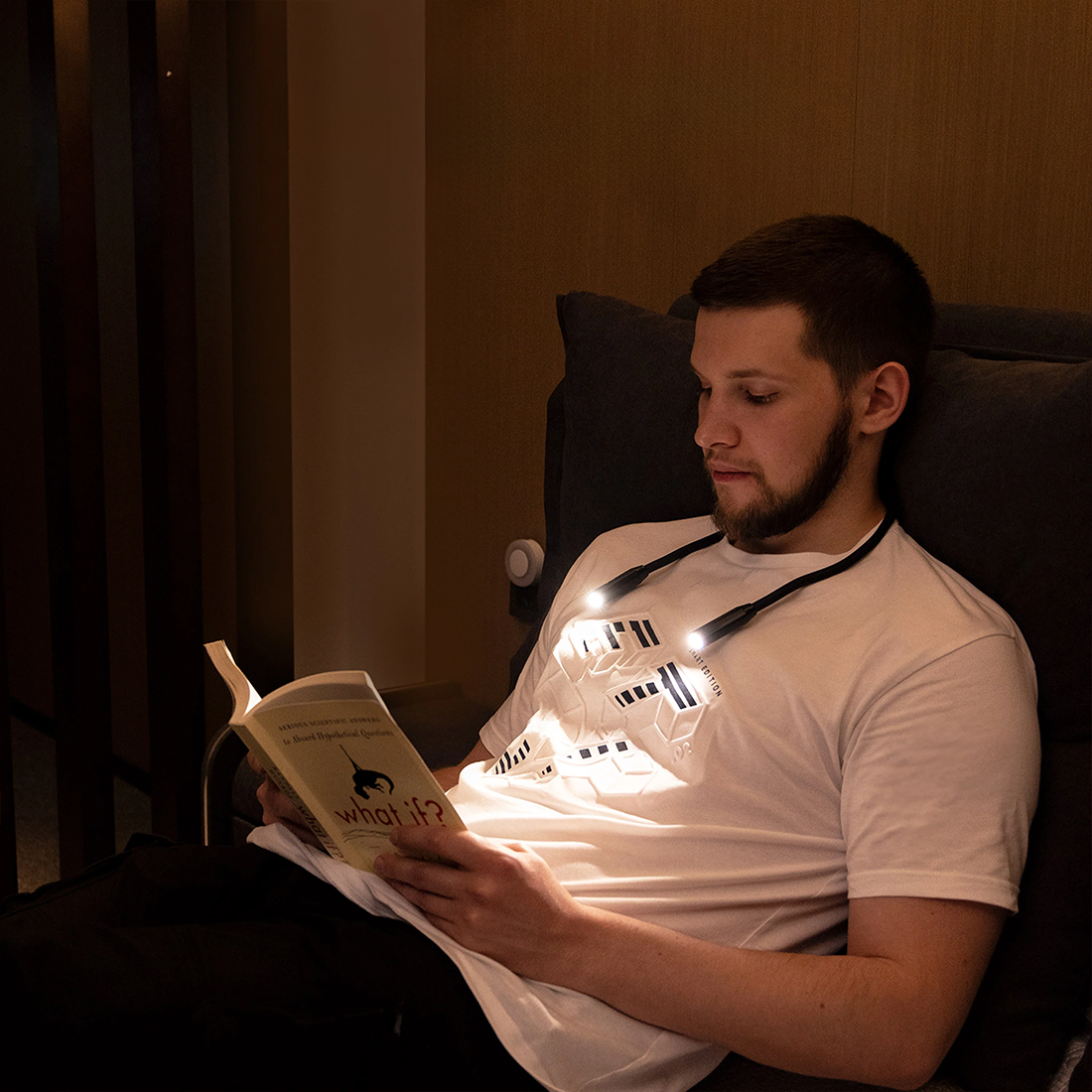 lampka na szyję Yeelight Neck Reading Light elastyczna konstrukcja i głowice LED