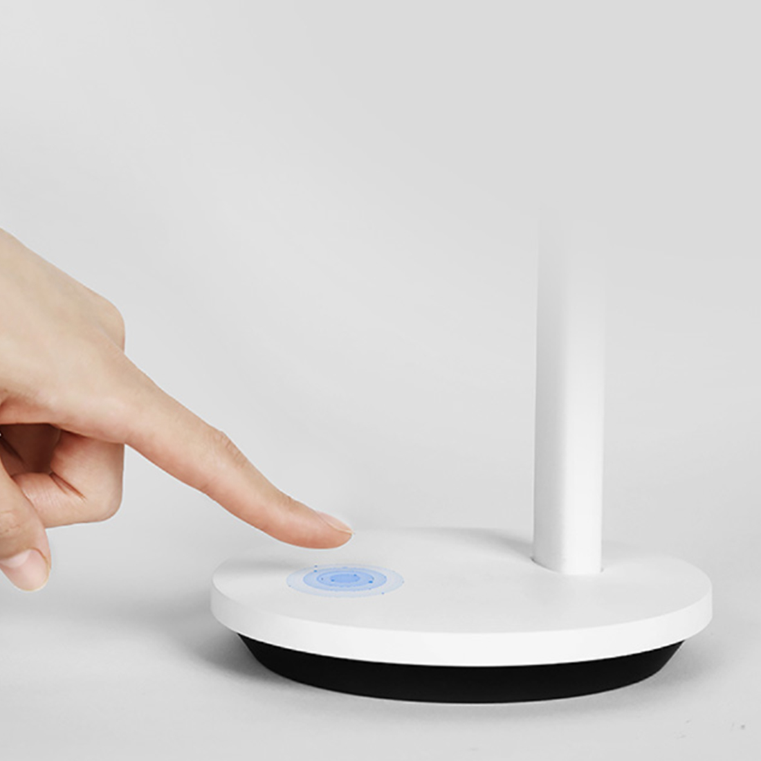 Yeelight Z1 Pro YLTD14YL minimalistyczna lekka skladana lampka 180 stopni regulacji glowicy