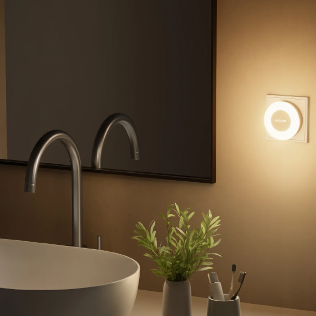 Yeelight NightLight Lite lampka nocna z czujnikiem zmierzchu automatyczne działanie 2 lx 13 lx