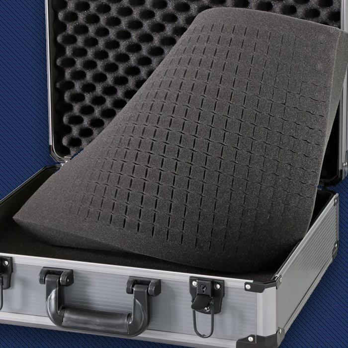 pianka kostkowa PeakTech 7335, wnętrze walizki z pianką, walizka ochronna z pianką kostkową, personalizowane wnętrze walizki, walizka do transportu sprzętu elektronicznego, pianka ochronna walizki PeakTech 7335, pianka na narzędzia, walizka z dopasowaniem wnętrza, profesjonalna walizka PeakTech 7335, walizka ochronna z pianką