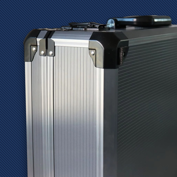 wytrzymała walizka PeakTech 7335, trwała konstrukcja walizki, odporność na uszkodzenia mechaniczne, solidna walizka ochronna, walizka do trudnych warunków, walizka na narzędzia odporna na uderzenia, PeakTech 7335 opis, trwała walizka warsztatowa, ochronna walizka PeakTech 7335, profesjonalna walizka ochronna