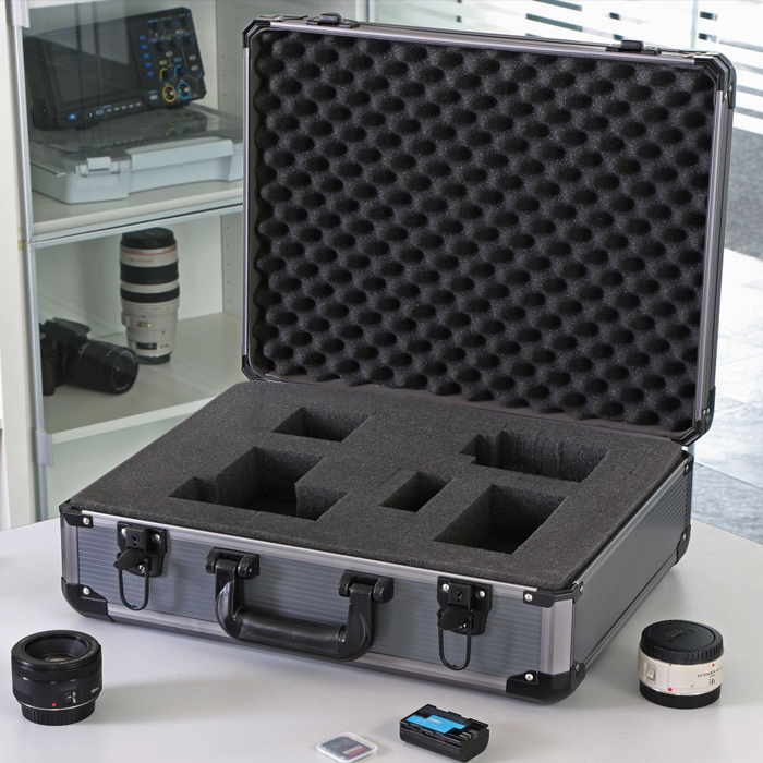 walizka narzędziowa PeakTech 7335, pianka kostkowa w walizce, aluminiowa walizka ochronna, walizka do transportu sprzętu elektronicznego, walizka z zamkami zatrzaskowymi, kompaktowa walizka warsztatowa, profesjonalna walizka ochronna, wielofunkcyjna walizka PeakTech 7335