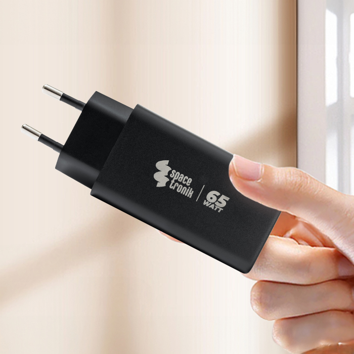 ładowarka kompaktowa, mała ładowarka 65W, design ładowarki, ładowarka, nowoczesna ładowarka, elegancka ładowarka, podróżna ładowarka, Spacetronik 3w1, ładowarka USB-C USB-A, szybkie ładowanie